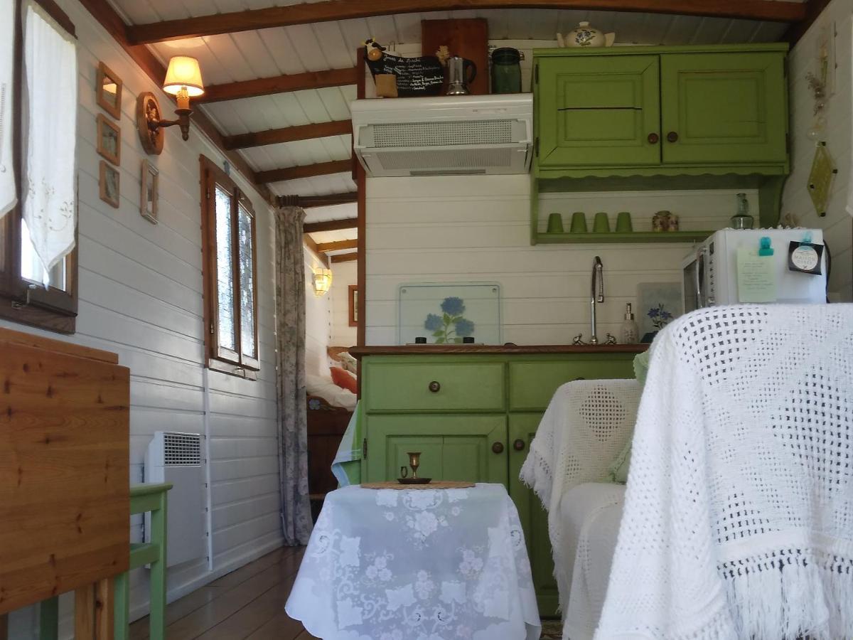 Roulotte Fleur Des Champs Villa Sigalens Kültér fotó