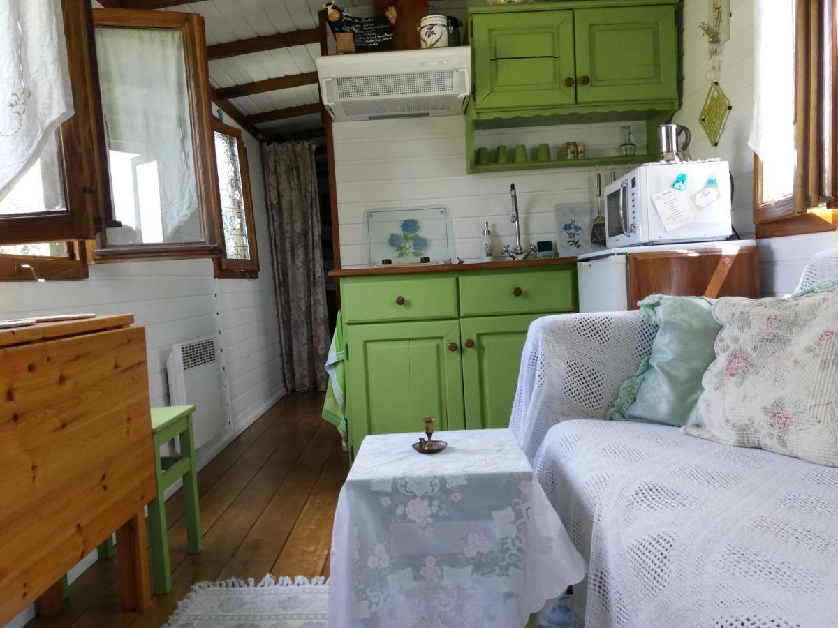 Roulotte Fleur Des Champs Villa Sigalens Kültér fotó