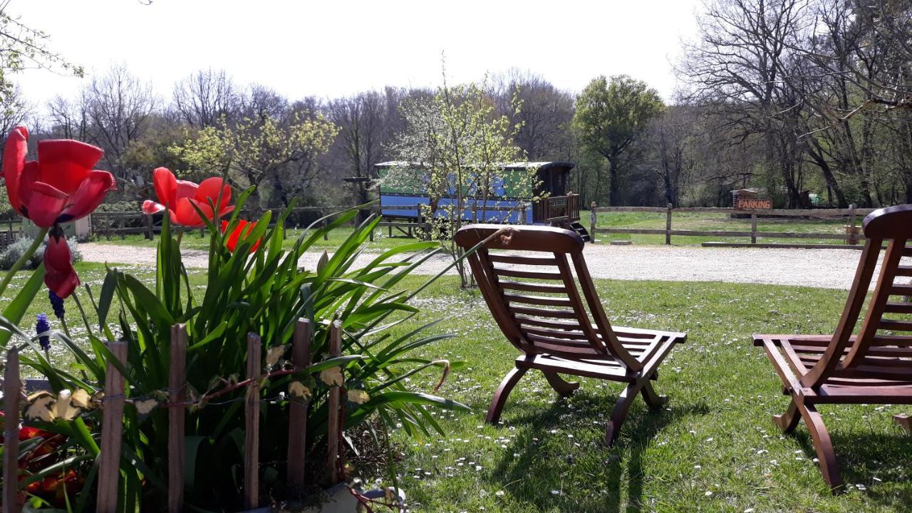 Roulotte Fleur Des Champs Villa Sigalens Kültér fotó